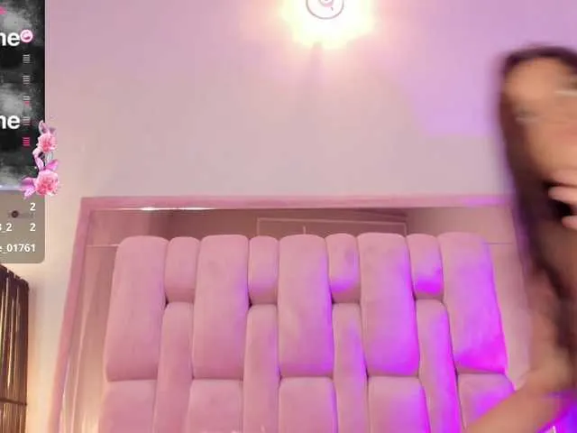 Live sex webcam photo for nicollewwis #290639026