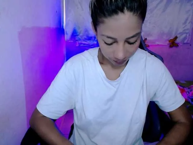 Live sex webcam photo for ninatinydoll #291706767
