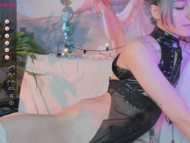 Live sex webcam photo for nirvana-boy #275761839