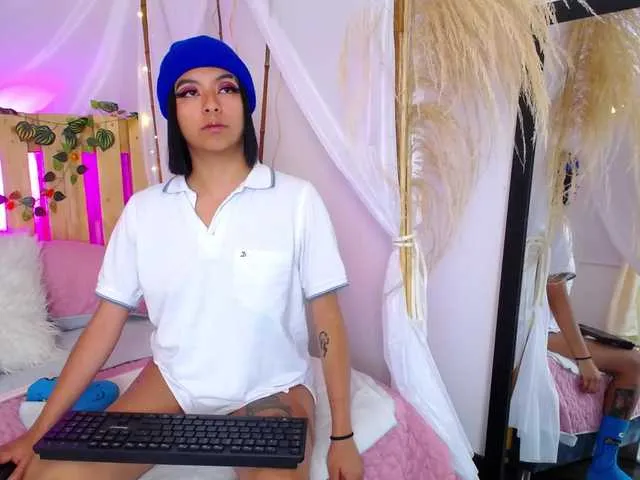 Live sex webcam photo for noahbloom #273973980