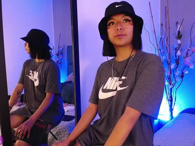 Live sex webcam photo for noahbloom #274049800