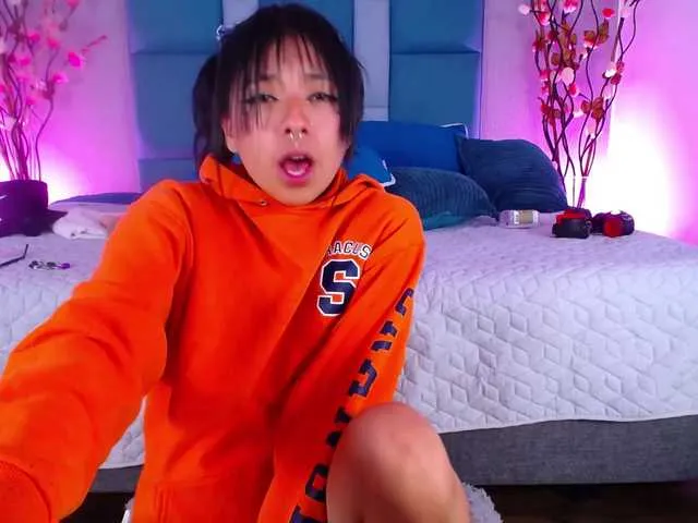 Live sex webcam photo for noahbloom #274100005