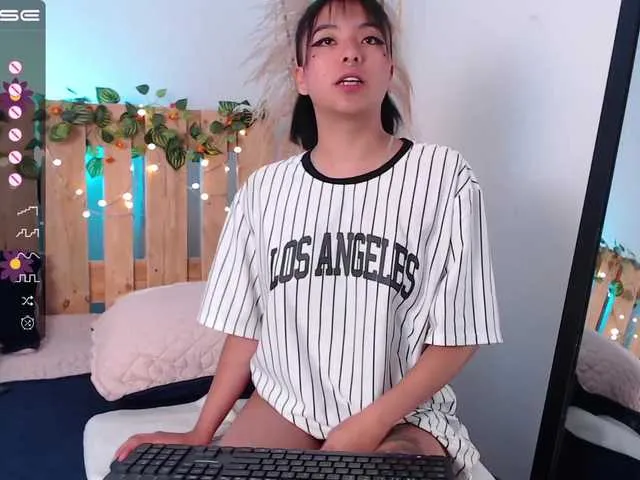 Live sex webcam photo for noahbloom #274189375