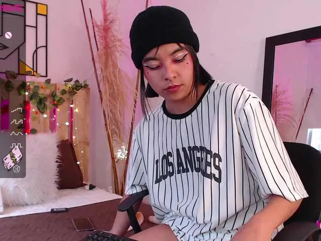 Live sex webcam photo for noahbloom #274322130