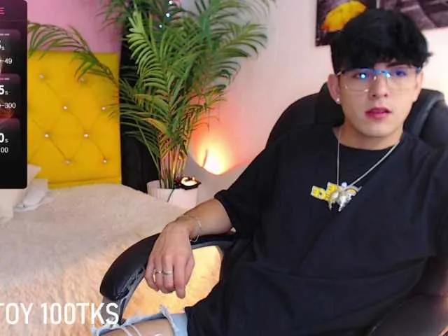 Live sex webcam photo for nolan-twink1 #287844976