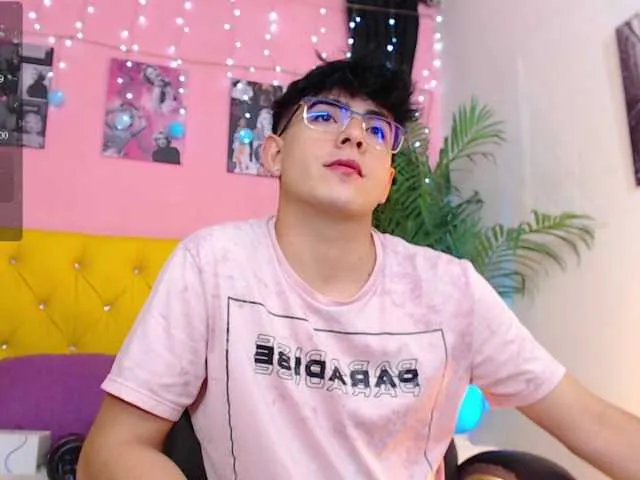 Live sex webcam photo for nolan-twink1 #288719746