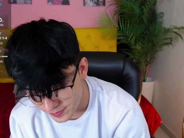 Live sex webcam photo for nolan-twink1 #289517075