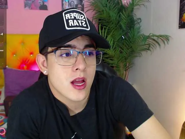 Live sex webcam photo for nolan-twink1 #289741613