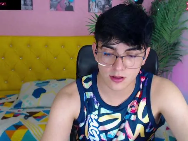 Live sex webcam photo for nolan-twink1 #290134407