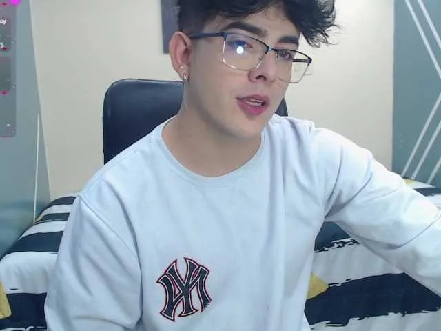Live sex webcam photo for nolan-twink1 #290422852