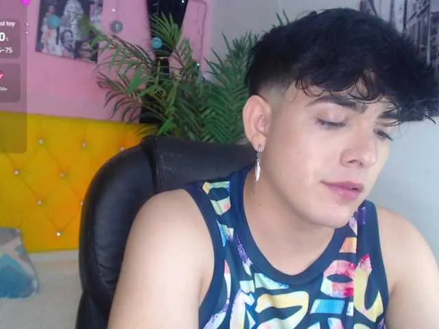Live sex webcam photo for nolan-twink1 #290583250