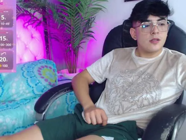 Live sex webcam photo for nolan-twink1 #290889897