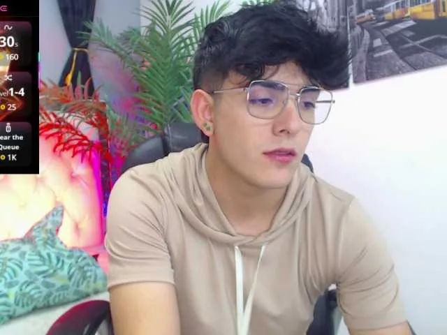 Live sex webcam photo for nolan-twink1 #290937836