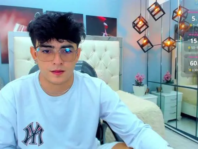 Live sex webcam photo for nolan-twink1 #291378685
