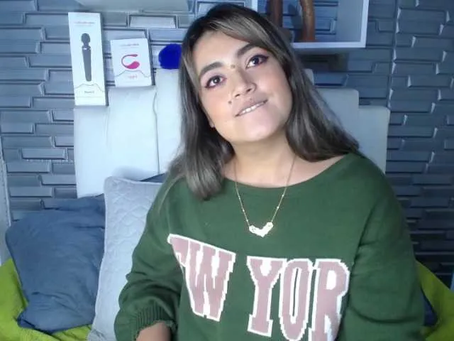 Live sex webcam photo for noonalatin #272383781