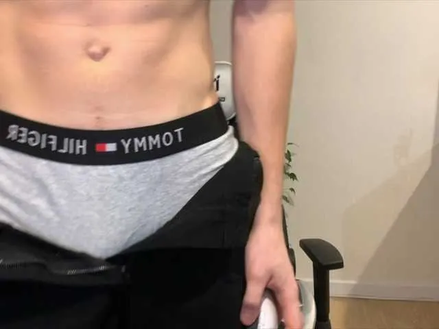 Live sex webcam photo for notary #290544382