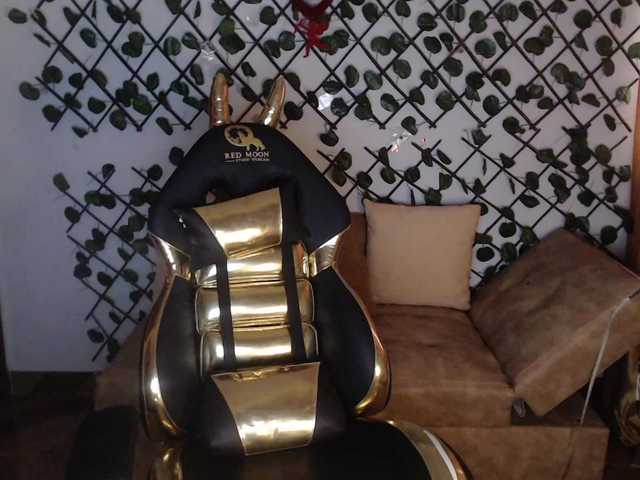 Live sex webcam photo for nut-xxx #272610259