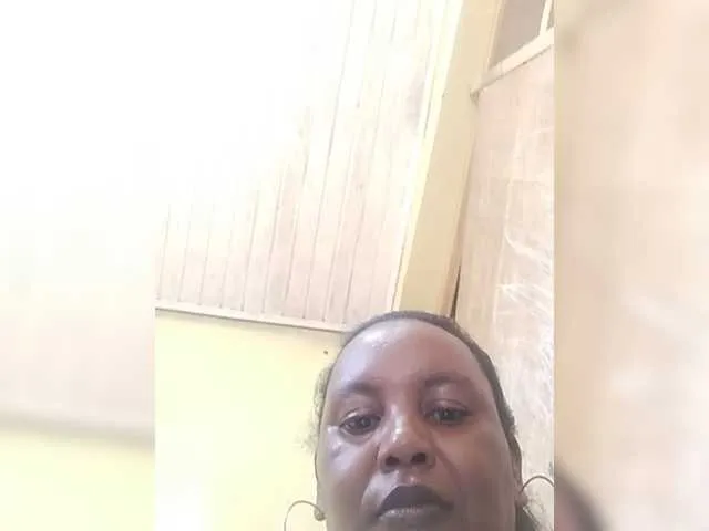 Live sex webcam photo for odettah #277494092