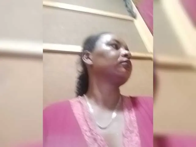 Live sex webcam photo for odettah #277512384