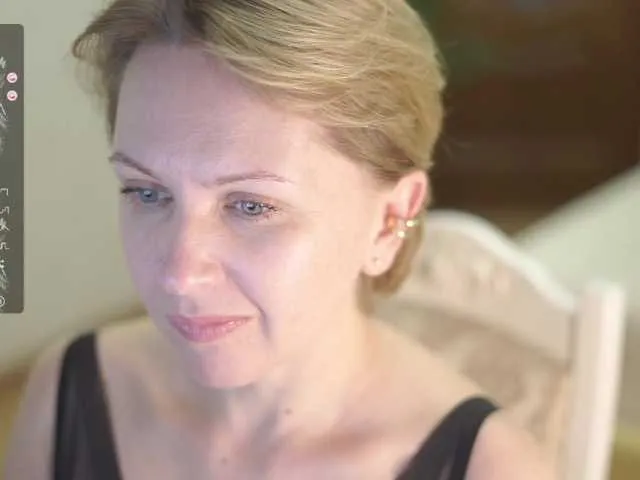 Live sex webcam photo for oh-eva #277807402