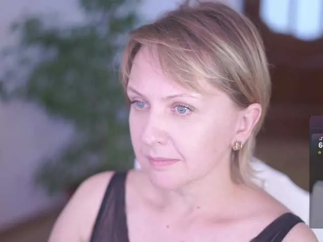 Live sex webcam photo for oh-eva #289112427