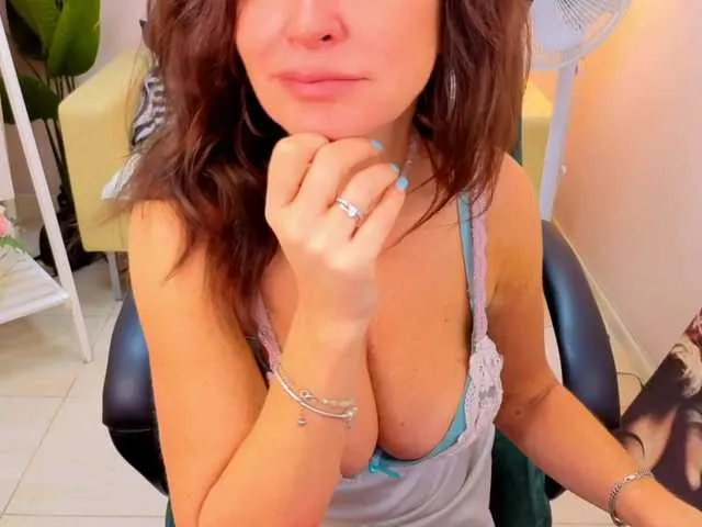 Live sex webcam photo for oksi18 #291797625