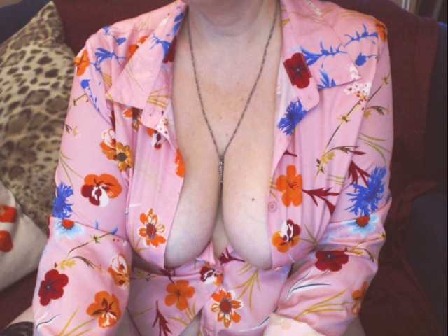 Live sex webcam photo for oksiss #272054411