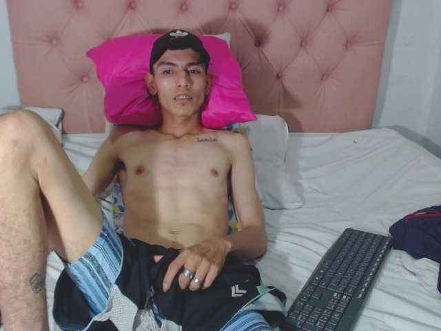 Live sex webcam photo for oliver-bello #278040408