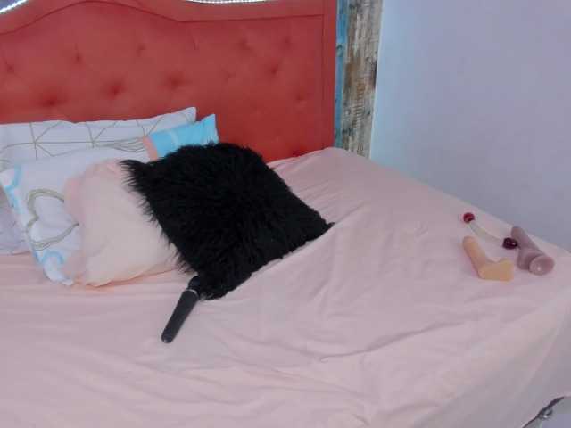 Live sex webcam photo for oliviia-love #291058959