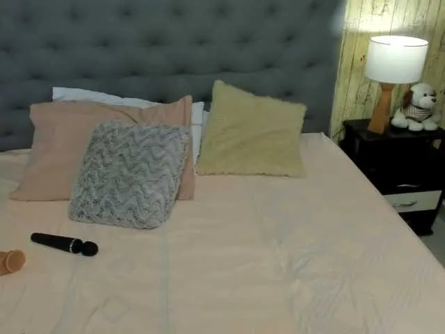 Live sex webcam photo for oliviia-love #291199953