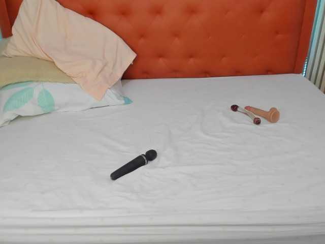 Live sex webcam photo for oliviia-love #291462491