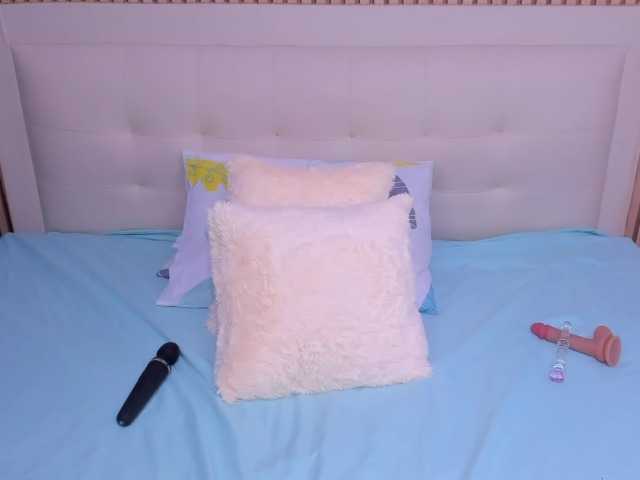 Live sex webcam photo for oliviia-love #291723521