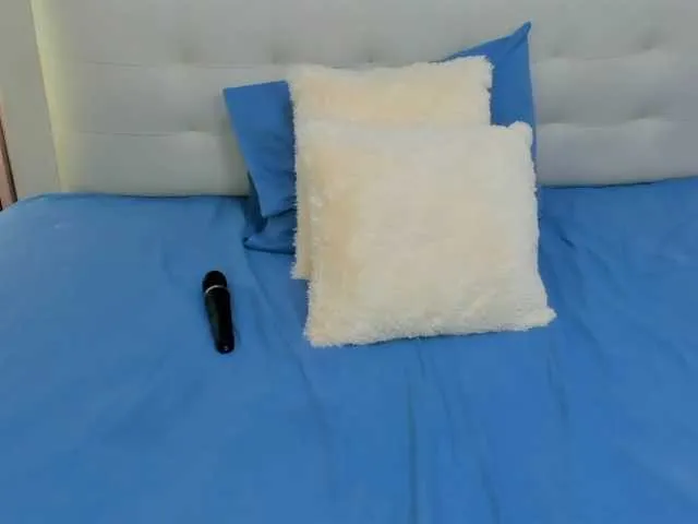 Live sex webcam photo for oliviia-love #291896452