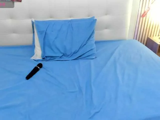 Live sex webcam photo for oliviia-love #292152072