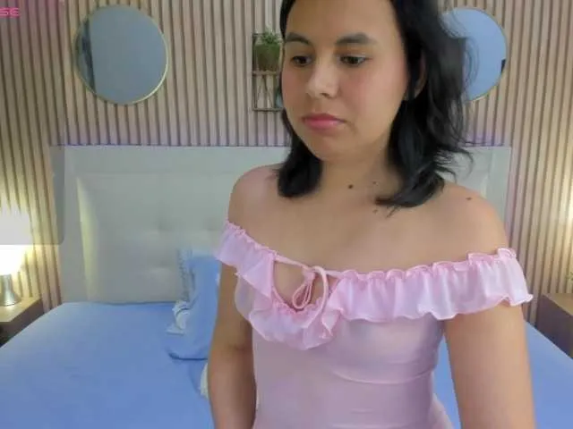 Live sex webcam photo for oliviia-love #292355845