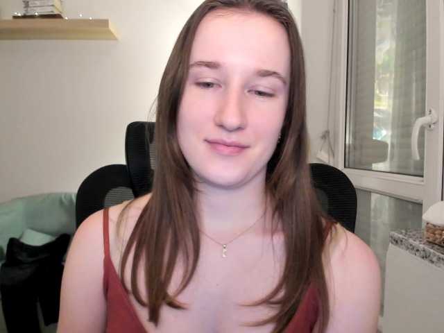 Live sex webcam photo for oliwiaaa2005 #290336323