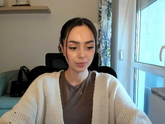 Live sex webcam photo for oliwiaaa2005 #290458554