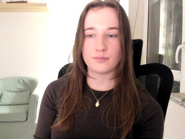 Live sex webcam photo for oliwiaaa2005 #290583713