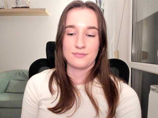 Live sex webcam photo for oliwiaaa2005 #290725887