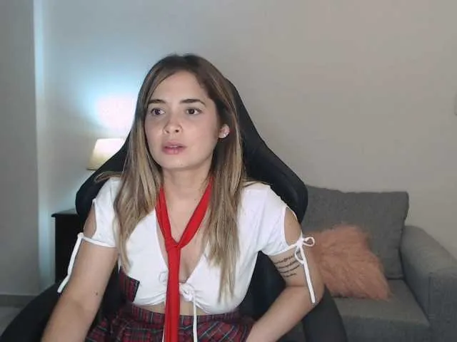 Live sex webcam photo for orianastevens #272089912