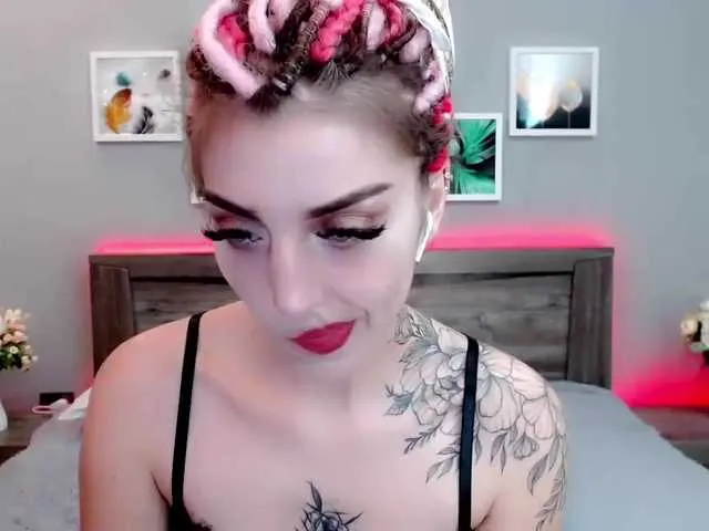Live sex webcam photo for ossirin #276105648