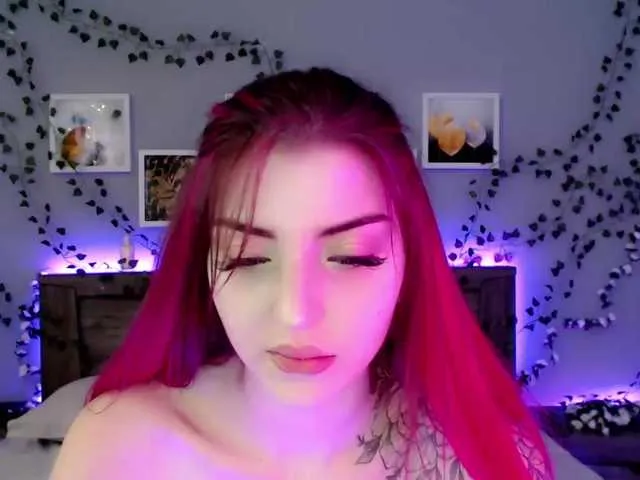 Live sex webcam photo for ossirin #276694632