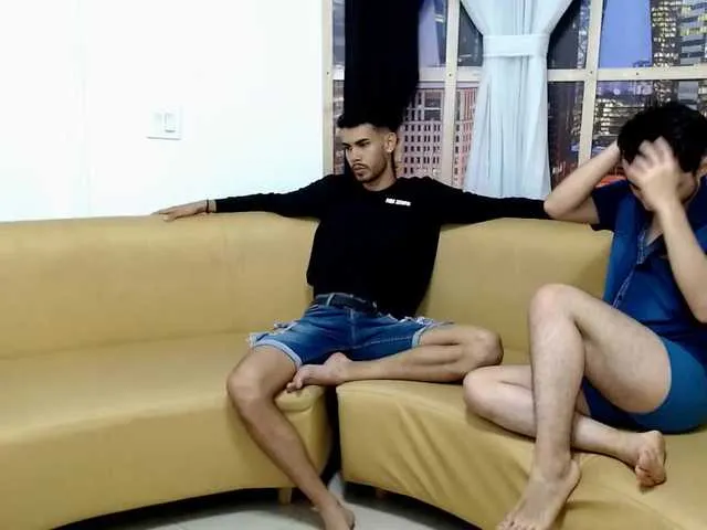 Live sex webcam photo for oversizedguys #274206365