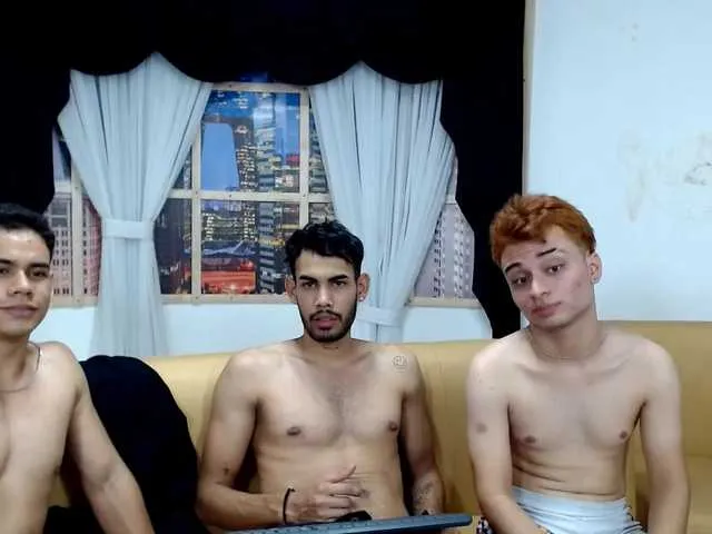 Live sex webcam photo for oversizedguys #274372166