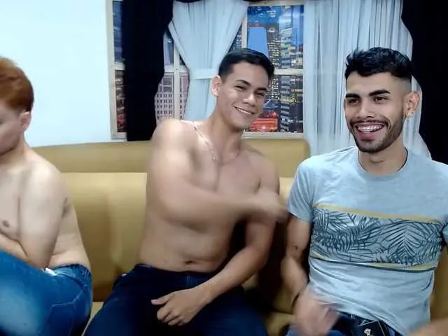 Live sex webcam photo for oversizedguys #274445990