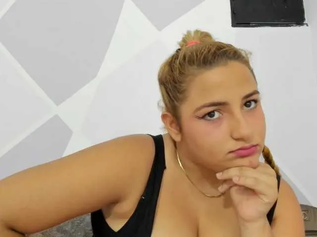 Live sex webcam photo for pamela-e #274668482