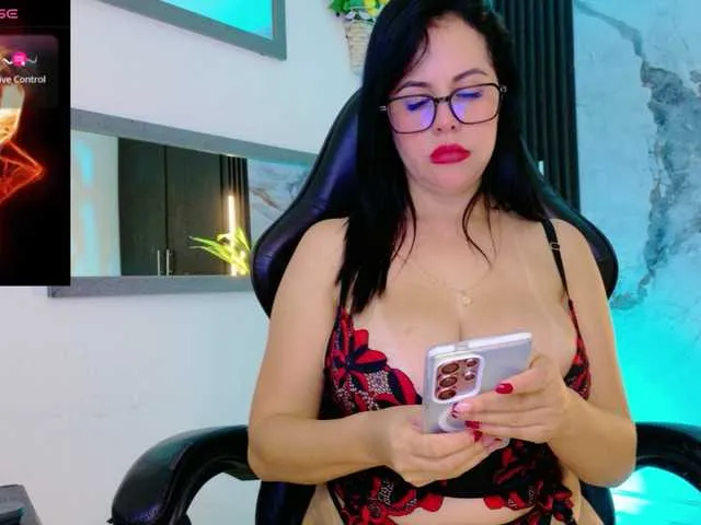 Live sex webcam photo for pamelajackson #293883877