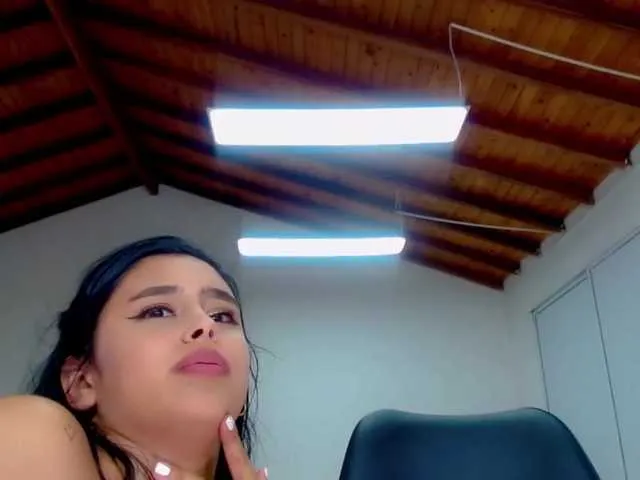 Live sex webcam photo for pamelaking1 #273123217