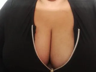 Live sex webcam photo for pamelasuite #146435094