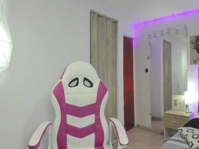 Live sex webcam photo for paolaih #273824119